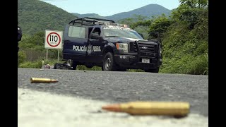 Emboscan a federales en Michoacán van 22 muertos [upl. by Flory]