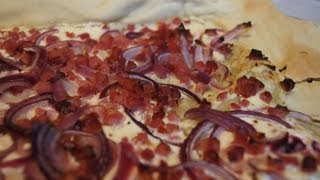 Flammkuchen  Rezept und Anleitung [upl. by Windham]