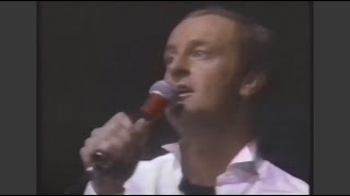 Peter Allen quotTenterfield Saddlerquot Radio City Music Hall NYC 1981 [upl. by Arbmahs959]