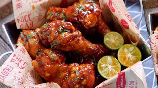 Super Easy Oven Baked Crispy Buffalo Wings No Fry Recipe Extreme Spicy Chicken Wings Recipe [upl. by Enaols]