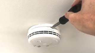 Smoke Alarm  Remove Cover amp Replace Battery  BROOKS  SAFELINCS [upl. by Bloomer]