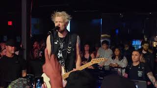 Sum 41  Pieces live Houston [upl. by Ellenhoj520]