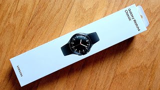 Samsung Galaxy Watch4 Classic Black  Unboxing HandsOn Pairing and Comparing [upl. by Icrad]