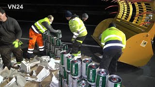 20112020  VN24  LKW mit Bierfässern auf A1 umgestürzt [upl. by Neitsirhc]