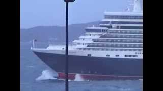 Queen Elizabeth cruise ship leaving A Coruña in rough sea [upl. by Mccartan]