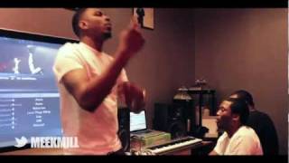 MEEK MILL AND LOS FREESTYLE IN STUDIO [upl. by Entruoc157]