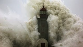 Giant wave takes weather watchers by surprise in Portugal [upl. by Peonir]