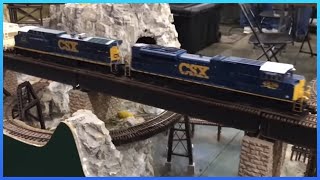 Awesome HO Scale Model Trains and Railroads at Train Show [upl. by Renfred689]