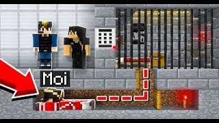 COMMENT SÉCHAPPER DE PRISON DANS MINECRAFT [upl. by Hgieloj]