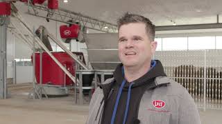 Lely Vector  Automatic feeding and conventional milking  Collin Walker  EN [upl. by Suh728]