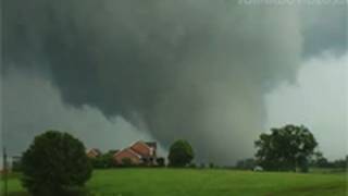 EF5 tornado April 27 2011 Tornado Outbreak in Mississippi and Alabama [upl. by Artenal]